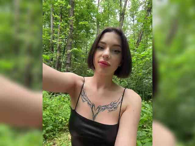 private live cam BabyDarii