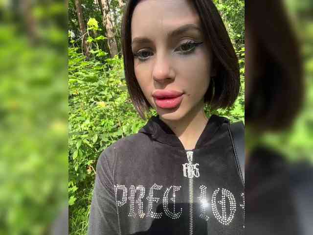 BabyDarii's webcam live show