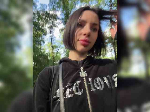 naked live chat BabyDarii