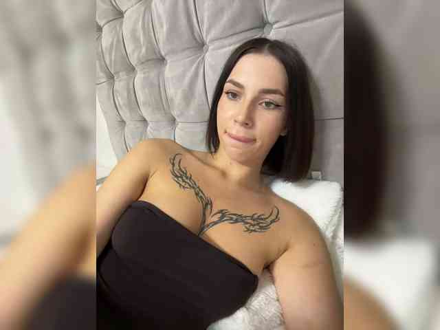 BabyDarii Live Webcam on BongaCams