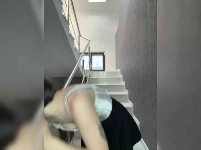 BabyDarii webcam