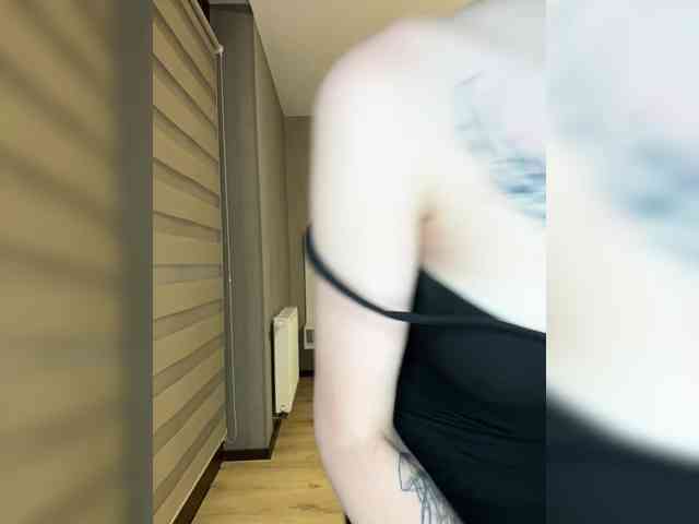 BabyDarii webcam