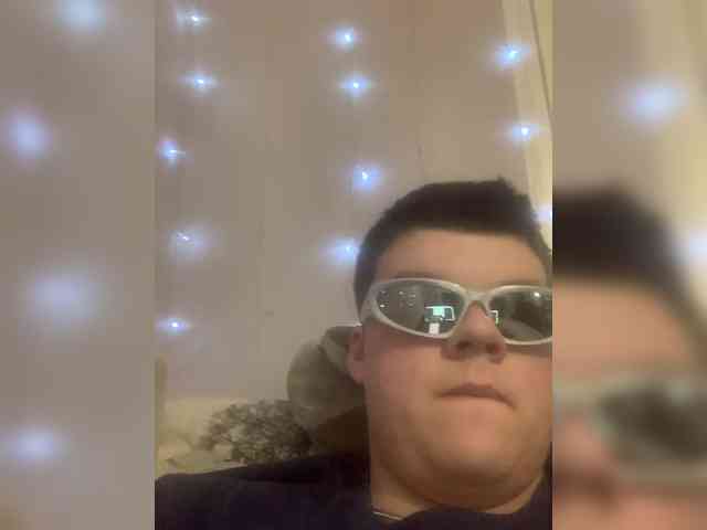 Dims211-1 Live Webcam on BongaCams