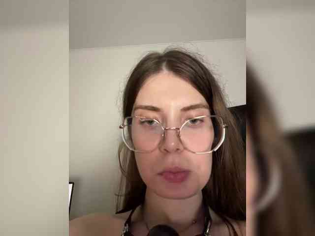 angelicGlasha webcam
