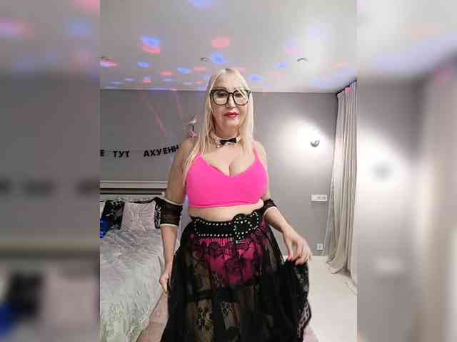 striptease online SheilaSweetney
