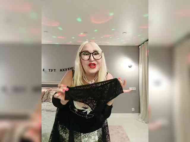 xxx live show SheilaSweetney