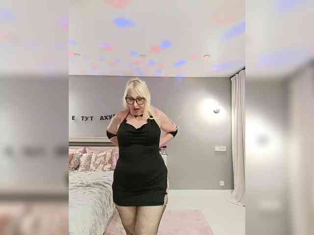 SheilaSweetney webcam