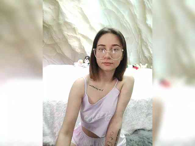 Alisa21-1 Live Webcam on BongaCams