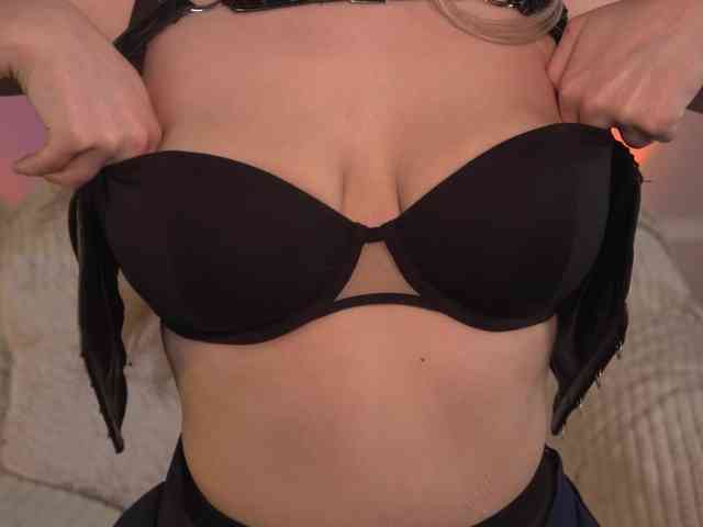 lili-meow Live Webcam on BongaCams lili-meow Live Webcam on BongaCams