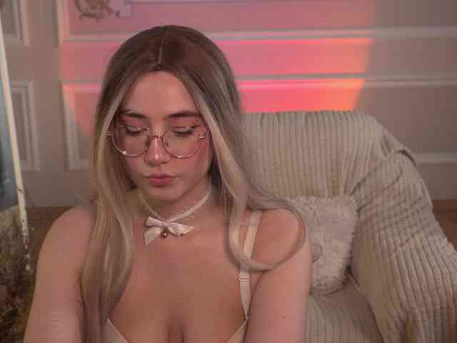 lili-meow Live Webcam on BongaCams
