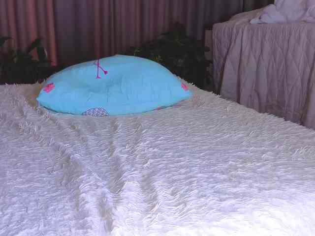 MissnewXXX webcam