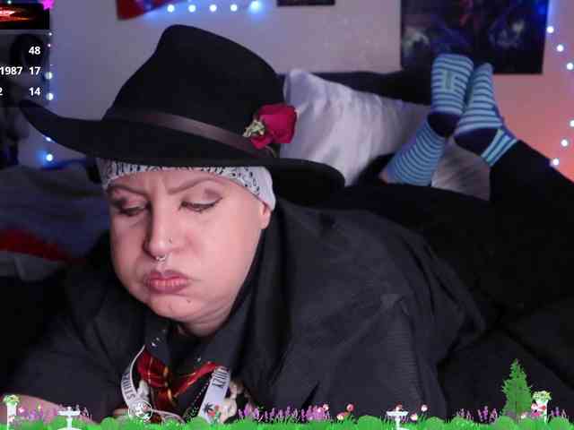 BellaBlueBBW webcam
