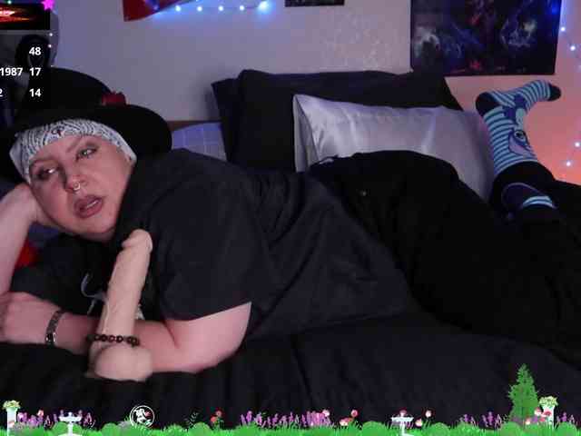 BellaBlueBBW webcam