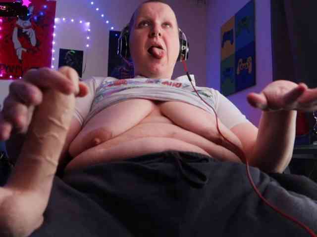 BellaBlueBBW webcam