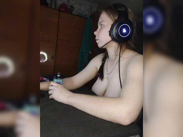 Kisa-malaya's BongaCams show and profile