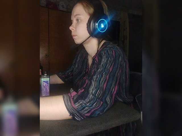 Kisa-malaya's BongaCams show and profile