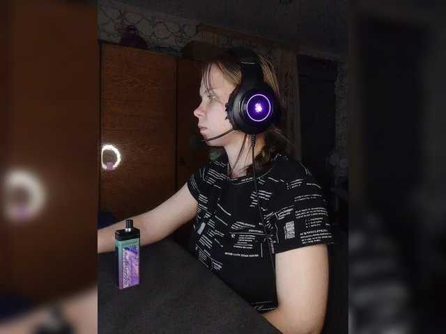 Kisa-malaya's BongaCams show and profile