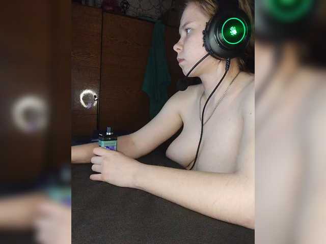 Kisa-malaya's BongaCams show and profile