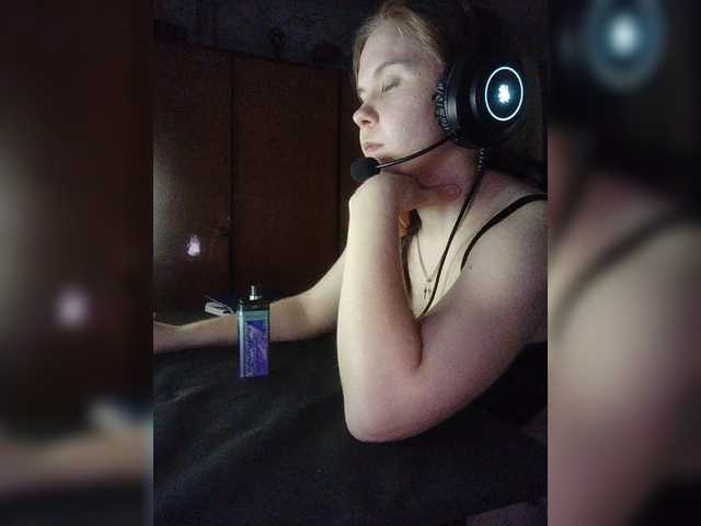 Kisa-malaya's BongaCams show and profile