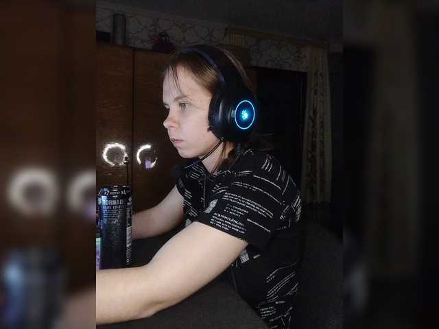 Kisa-malaya's BongaCams show and profile