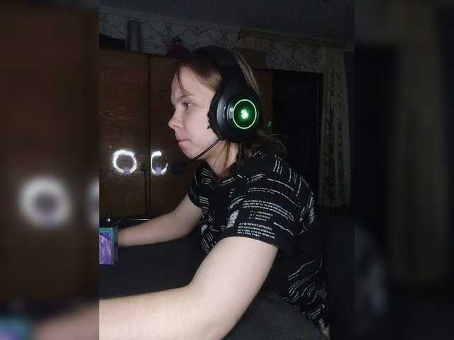 Kisa-malaya's BongaCams show and profile