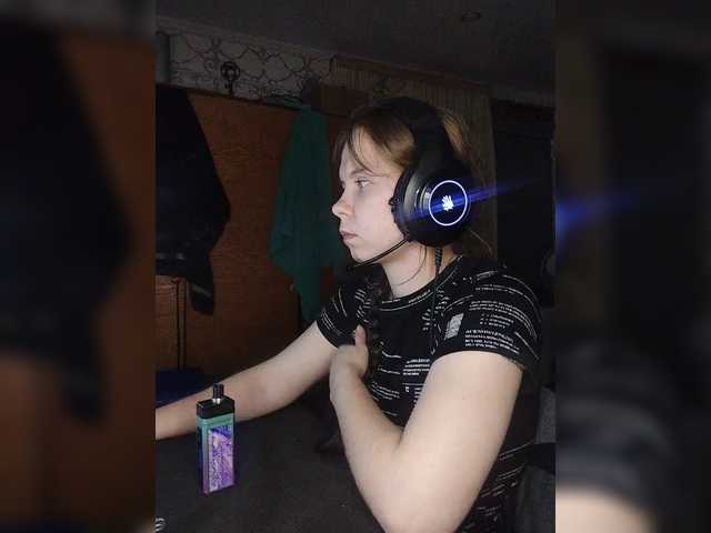 Kisa-malaya's BongaCams show and profile