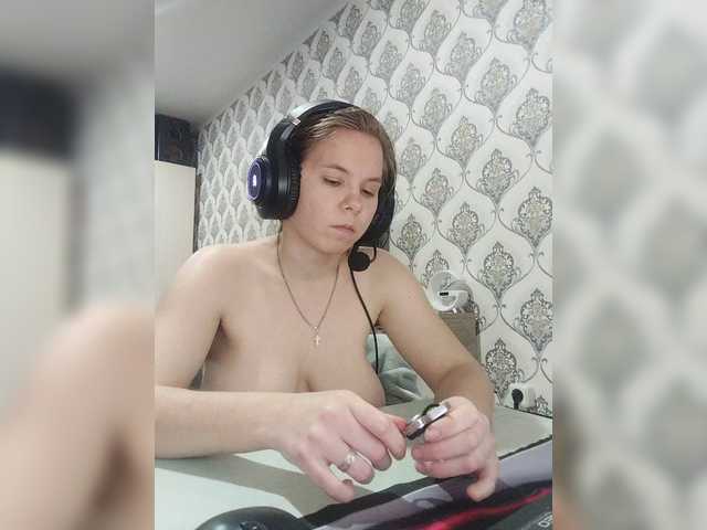 Kisa-malaya's BongaCams show and profile