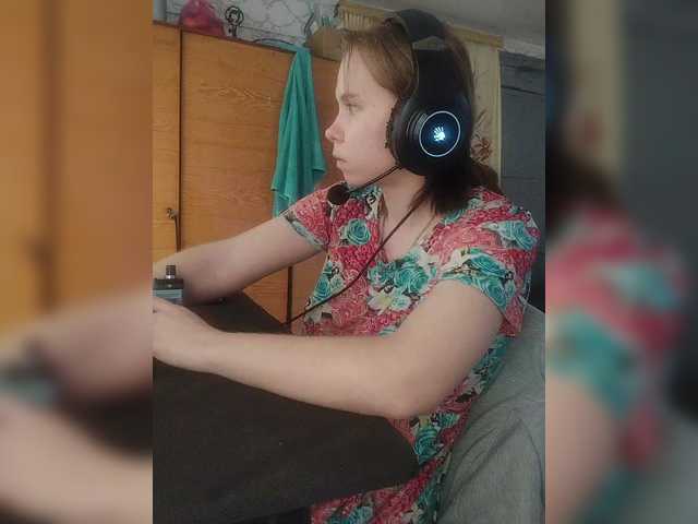 Kisa-malaya's BongaCams show and profile