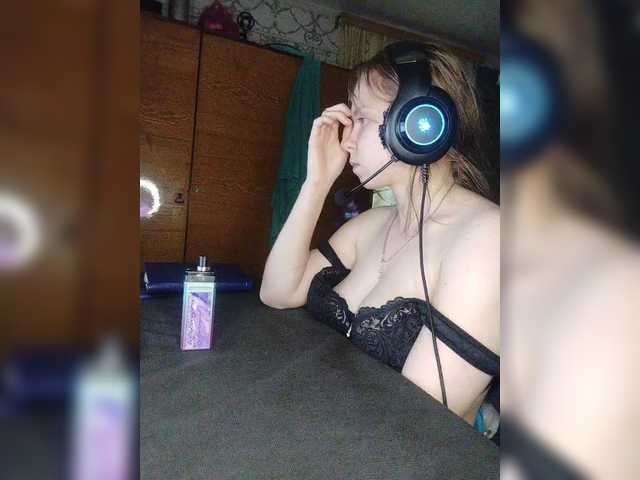 Kisa-malaya's BongaCams show and profile