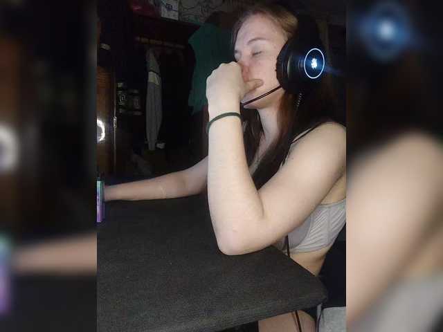 Kisa-malaya's BongaCams show and profile