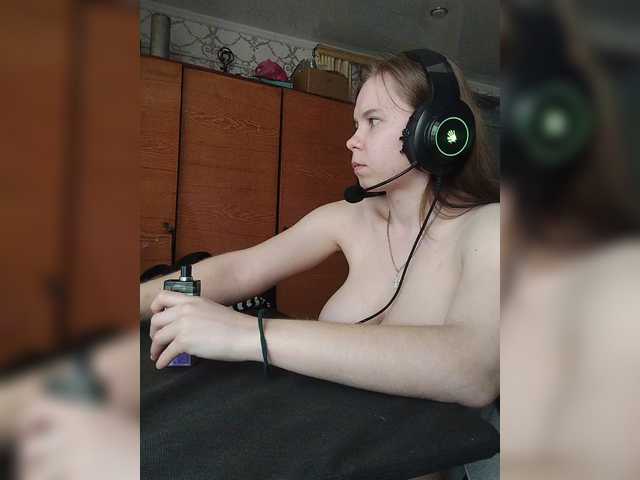 Kisa-malaya's BongaCams show and profile