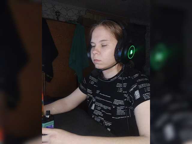 Kisa-malaya's BongaCams show and profile