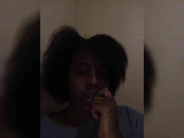 SexyBee55 webcam