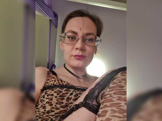 analiMilana's BongaCams show and profile