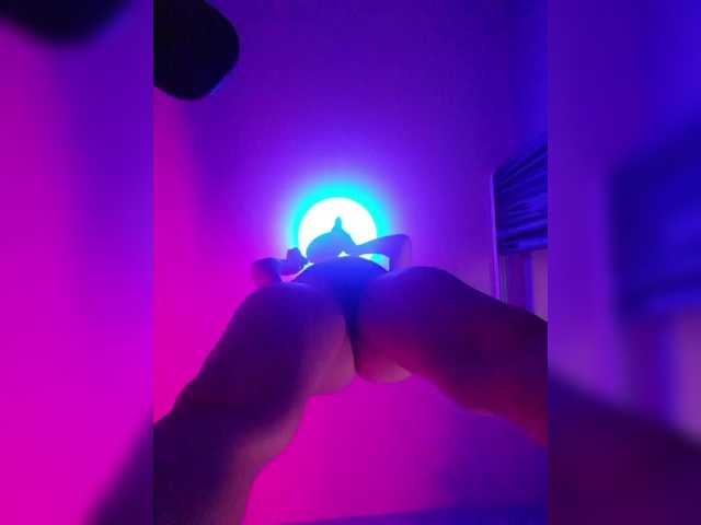 analiMilana's BongaCams show and profile