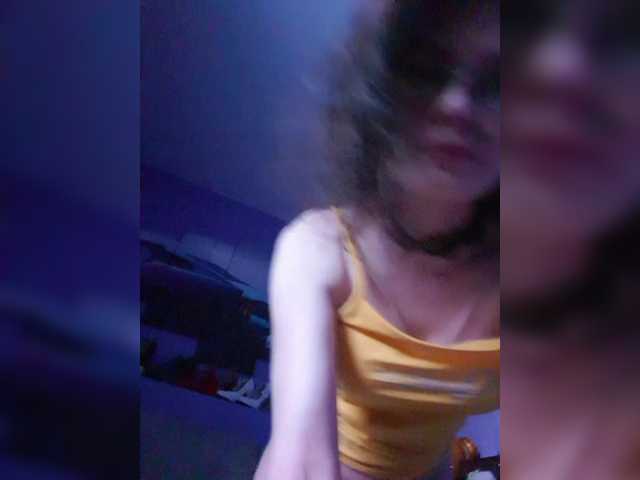 analiMilana's BongaCams show and profile