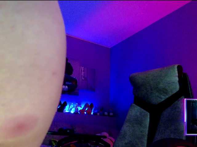 analiMilana's BongaCams show and profile