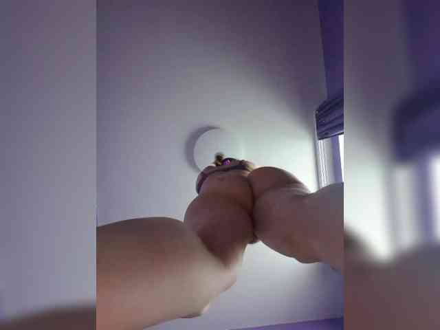 analiMilana Live Webcam on BongaCams