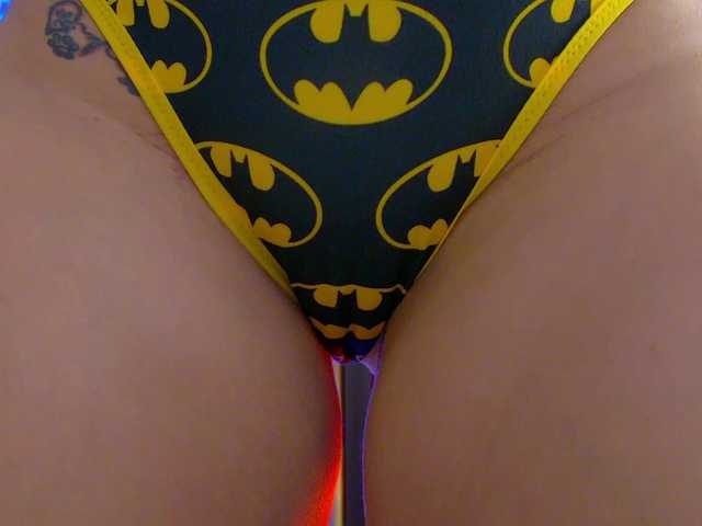 Foxxxy-MILF's BongaCams show and profile