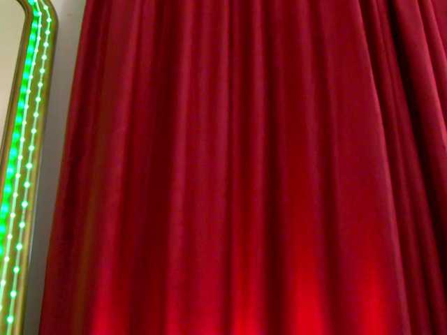 Foxxxy-MILF's BongaCams show and profile