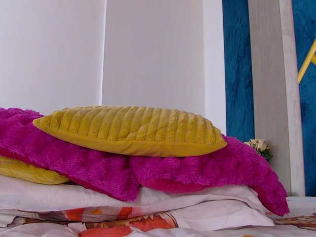 Foxxxy-MILF from BongaCams is Freechat