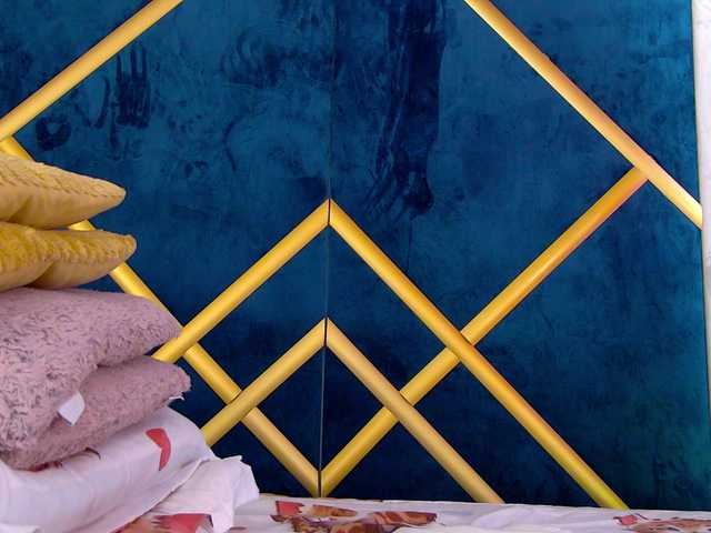 Foxxxy-MILF's BongaCams show and profile