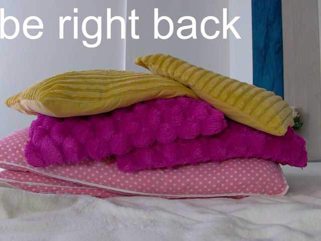 Foxxxy-MILF's BongaCams show and profile