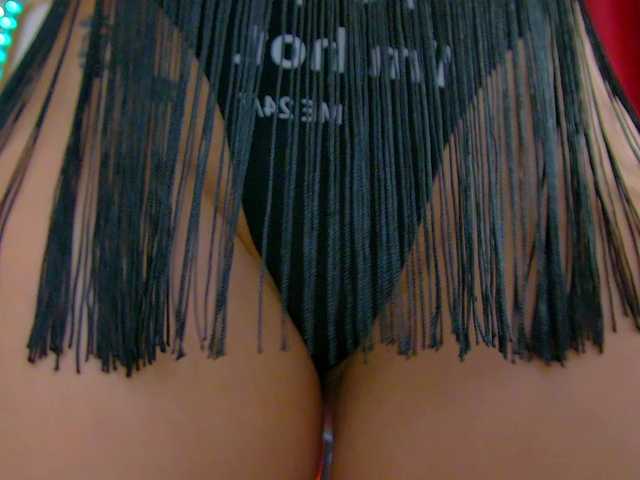 Foxxxy-MILF's BongaCams show and profile