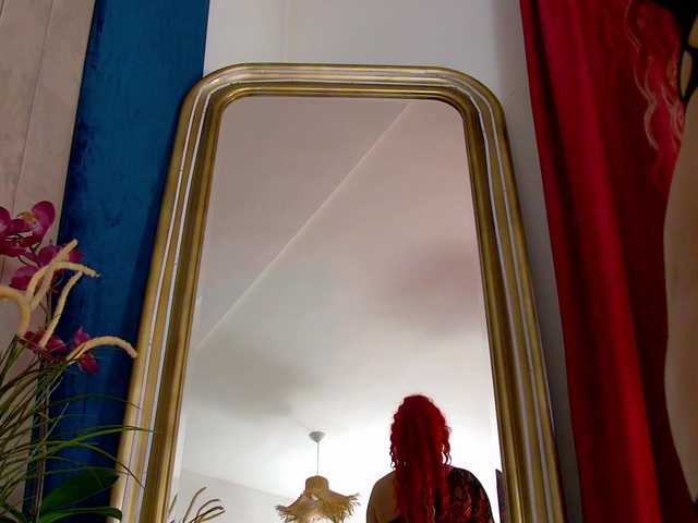 Foxxxy-MILF's BongaCams show and profile