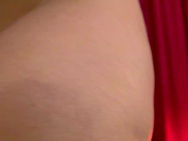 Foxxxy-MILF's BongaCams show and profile