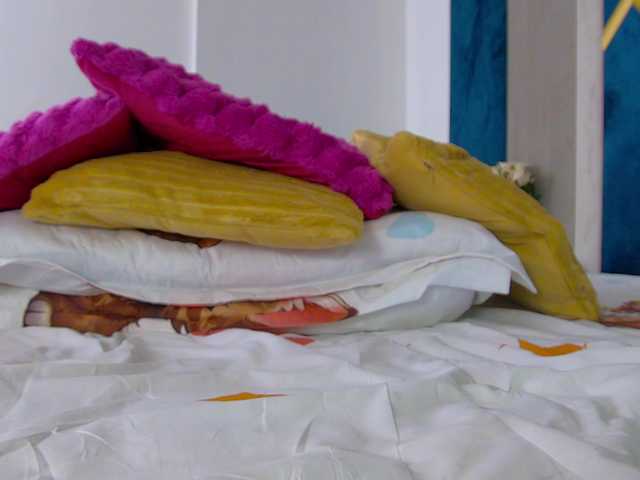 Foxxxy-MILF from BongaCams