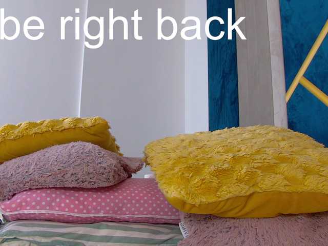 Foxxxy-MILF's BongaCams show and profile