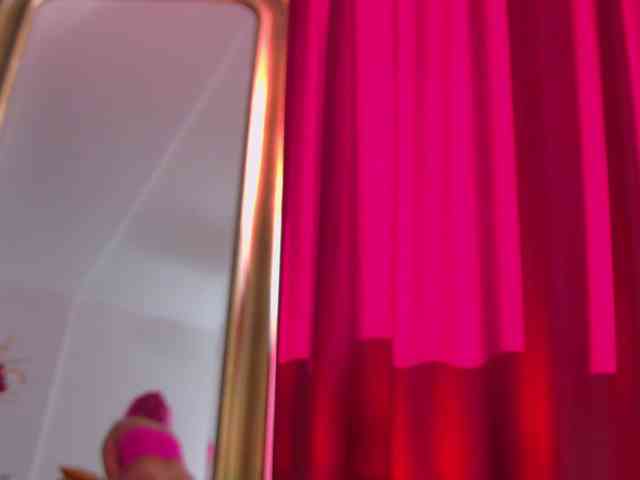 Foxxxy-MILF webcam