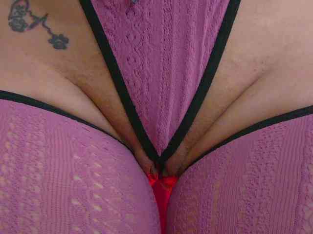 Foxxxy-MILF webcam